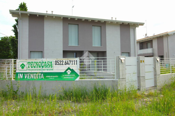 Villa nuova a Rio Saliceto - Villa ristrutturata Rio Saliceto