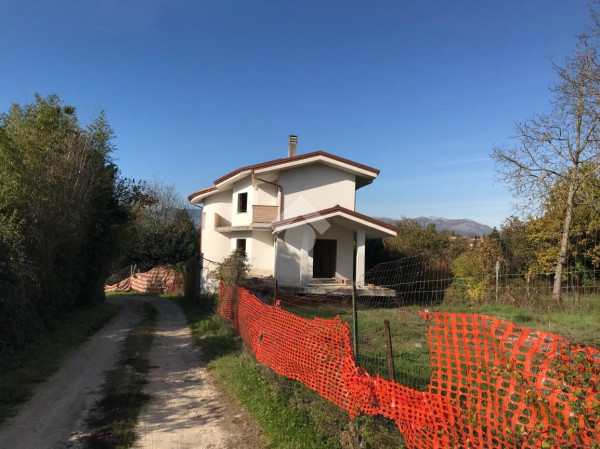 Villa nuova a Cervaro - Villa ristrutturata Cervaro